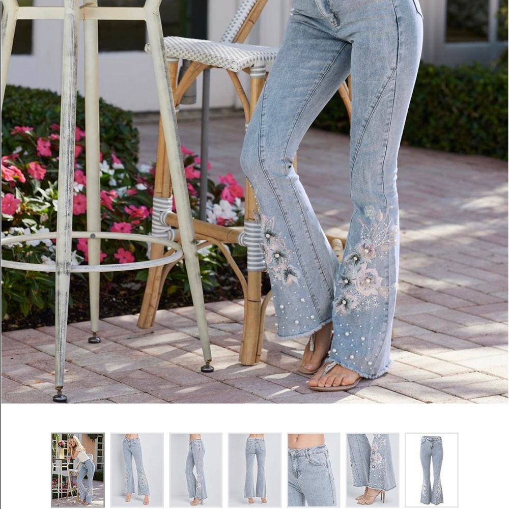 NWOT Venus appliqué jeans never worn